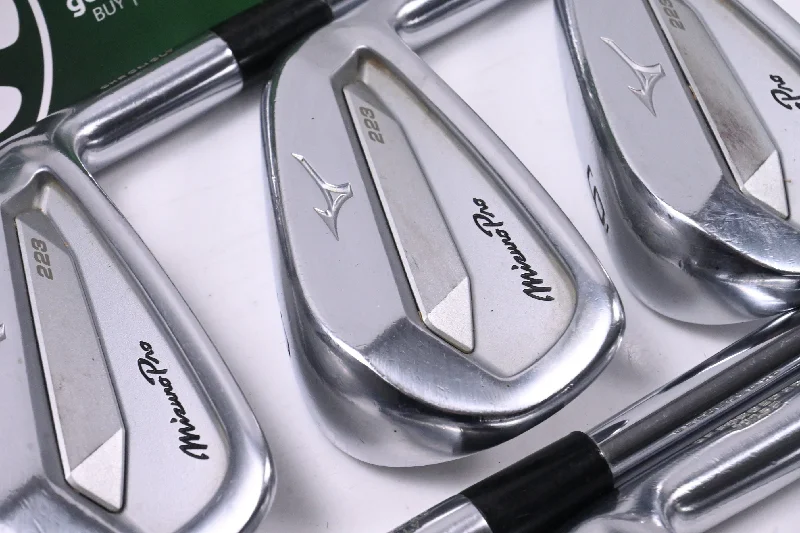 Mizuno Pro 223 Irons / 4-PW / Stiff Flex N.S.Pro Modus³ Tour 105 Shafts